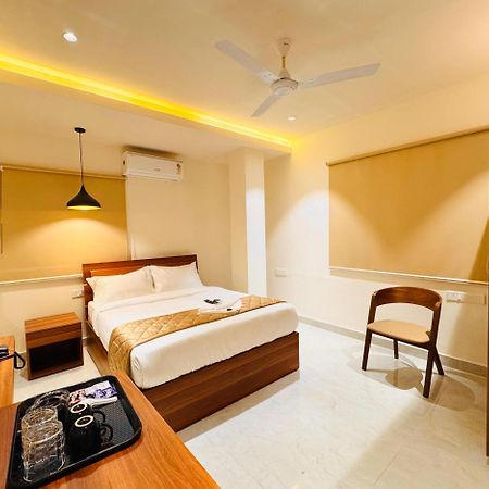 Hotel Star Avenue - Indiranagar Bangalore Exteriör bild