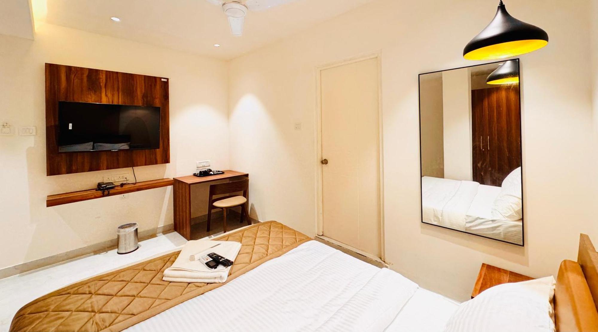 Hotel Star Avenue - Indiranagar Bangalore Exteriör bild