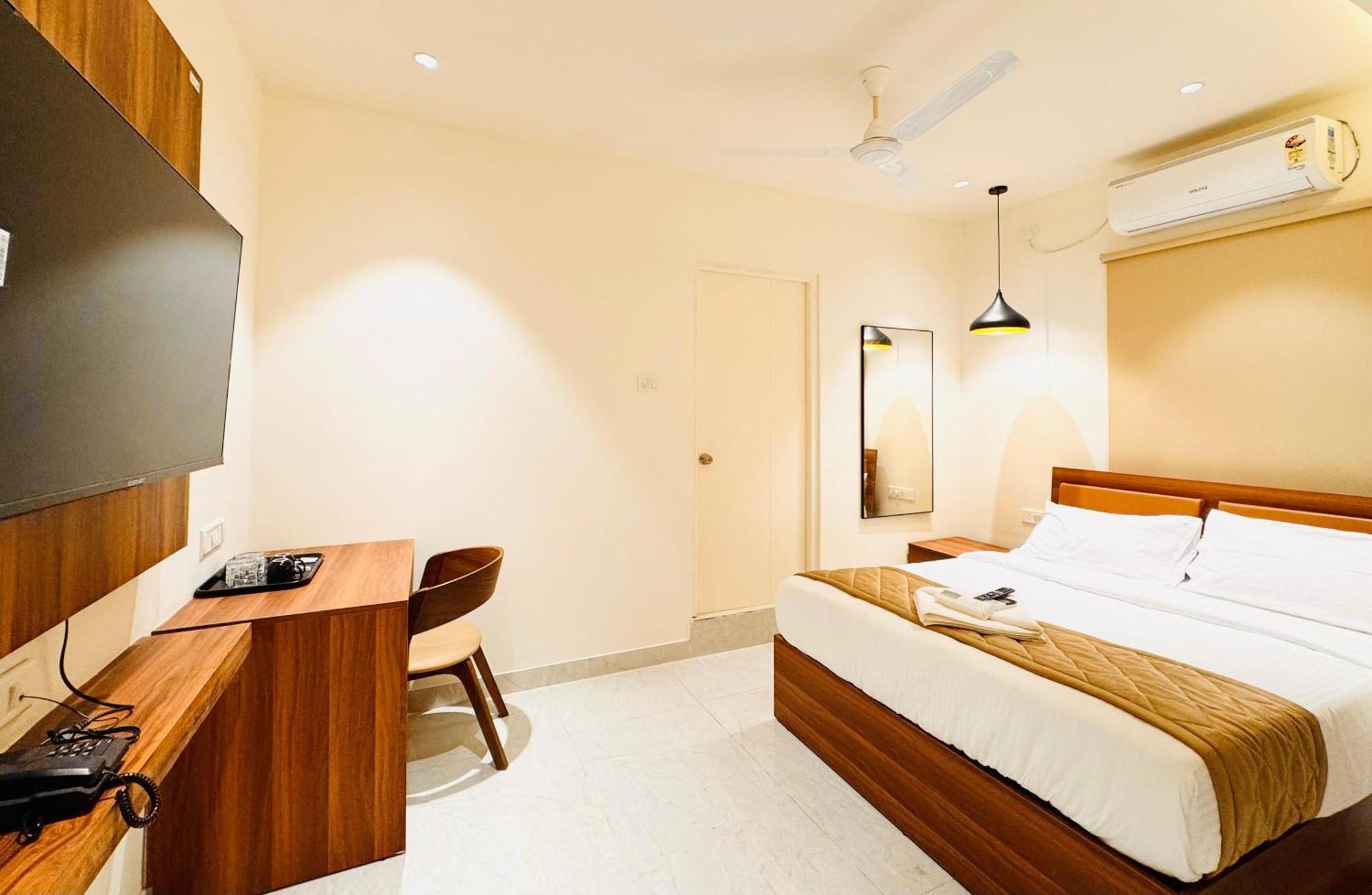 Hotel Star Avenue - Indiranagar Bangalore Exteriör bild