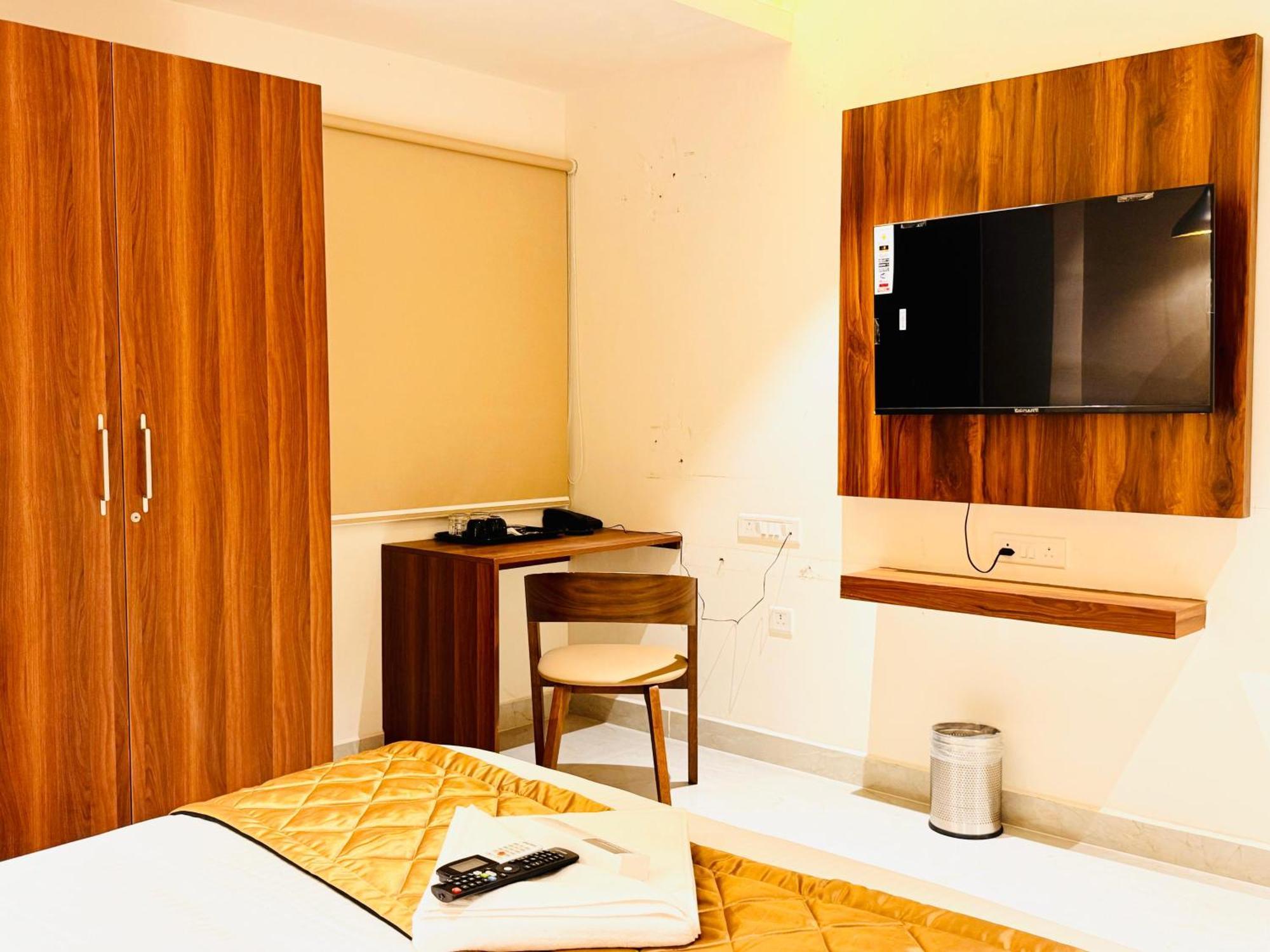Hotel Star Avenue - Indiranagar Bangalore Exteriör bild