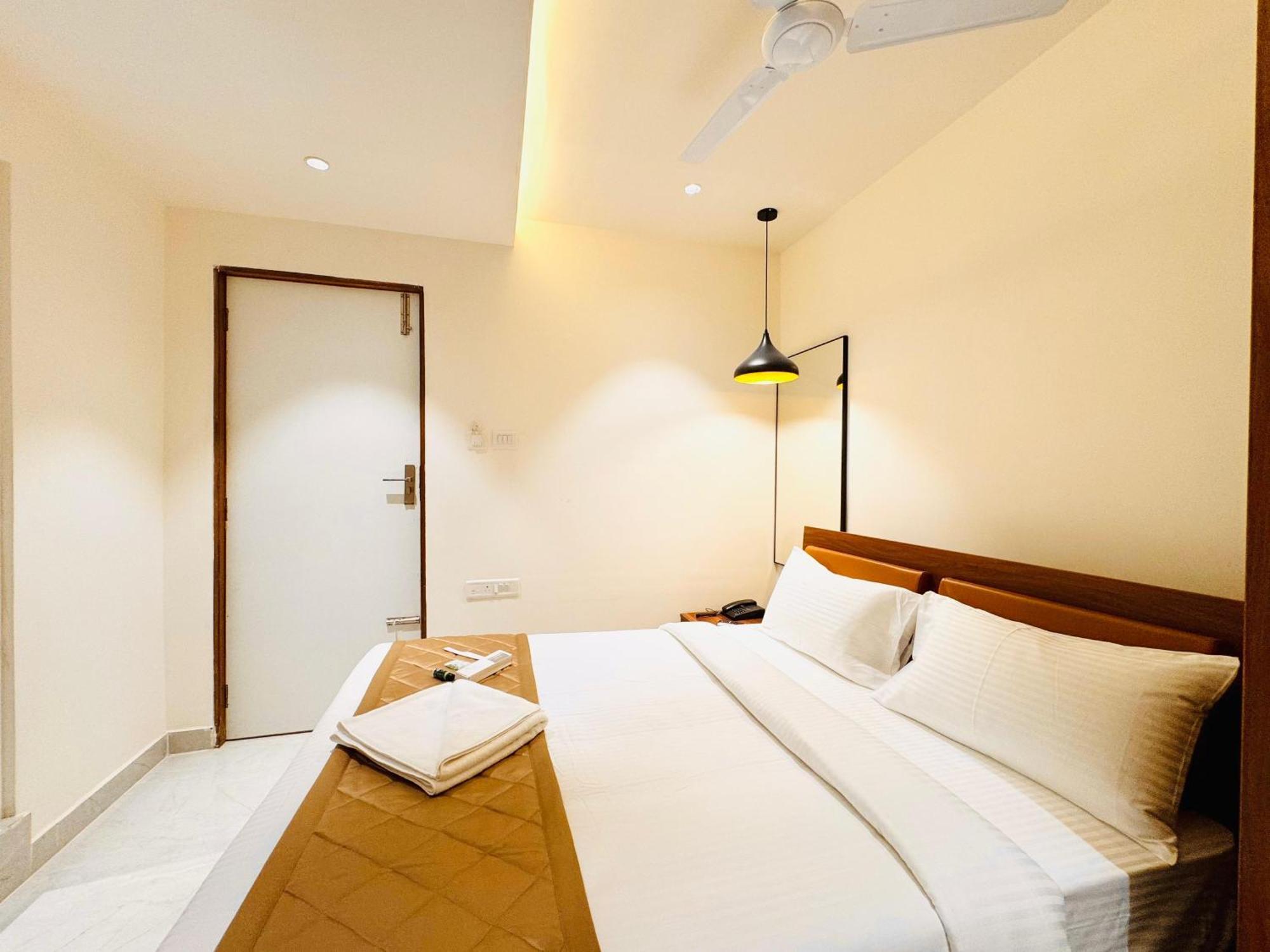 Hotel Star Avenue - Indiranagar Bangalore Exteriör bild