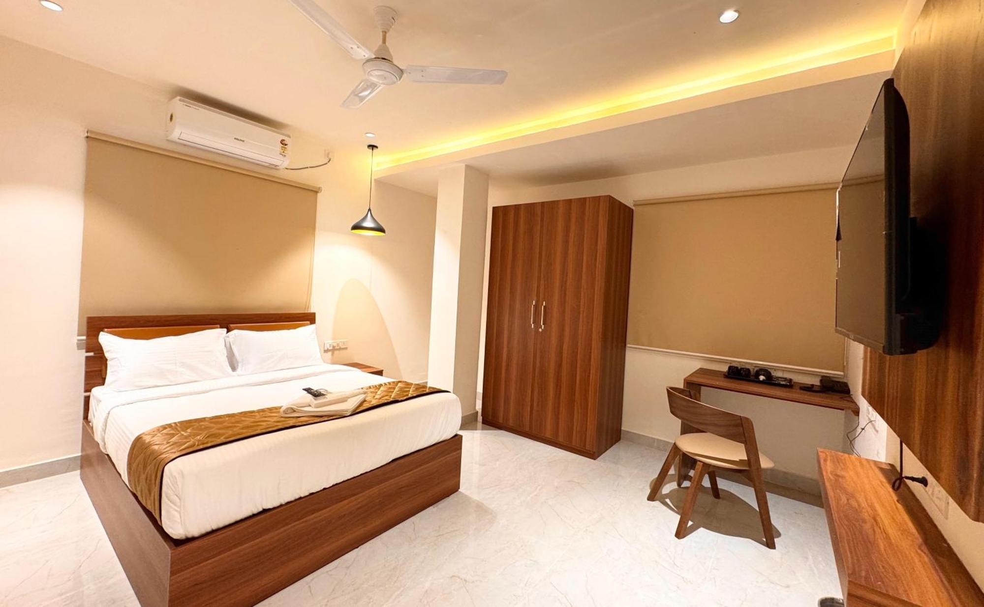 Hotel Star Avenue - Indiranagar Bangalore Exteriör bild
