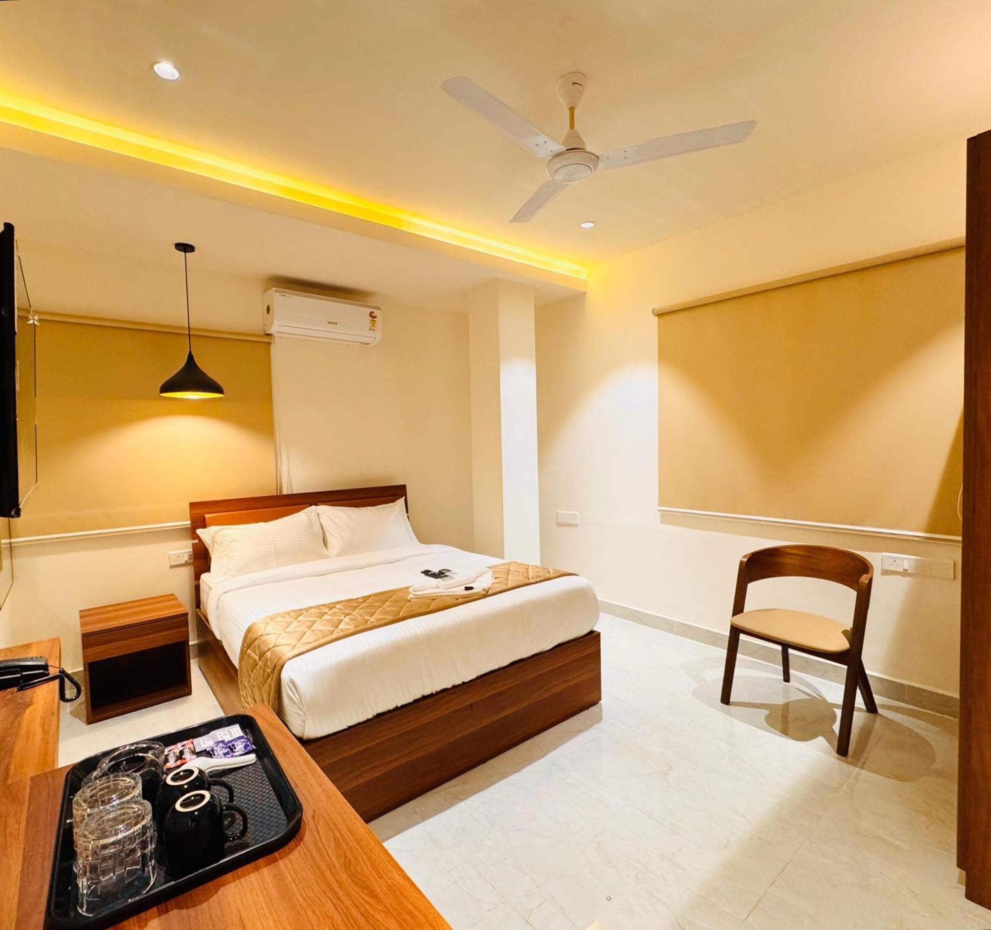 Hotel Star Avenue - Indiranagar Bangalore Exteriör bild
