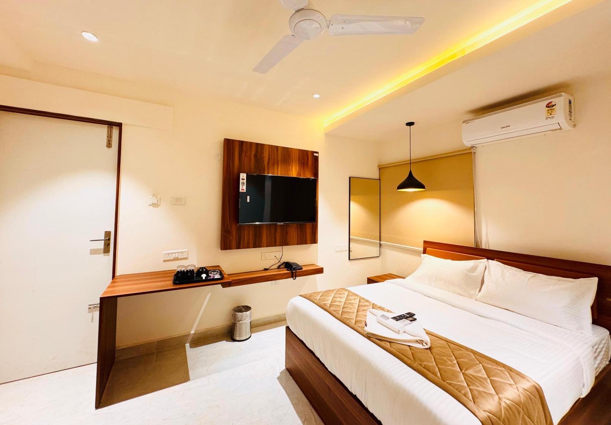 Hotel Star Avenue - Indiranagar Bangalore Exteriör bild